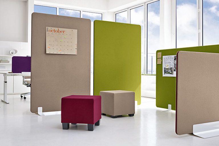 Flächengliederung im Büro mit Trennwänden, -elementen, Raumteilern