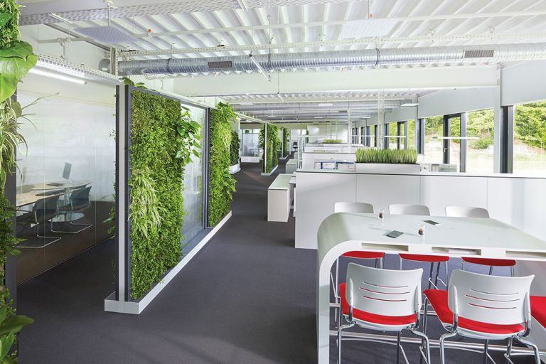 Flächengliederung im Büro mit Trennwänden, -elementen, Raumteilern